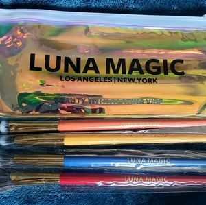 Luna Magic Brush Set
